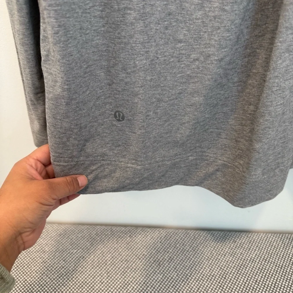 LULULEMON gray Belle 2-Snap wrap sweatshirt Jacket size 2
